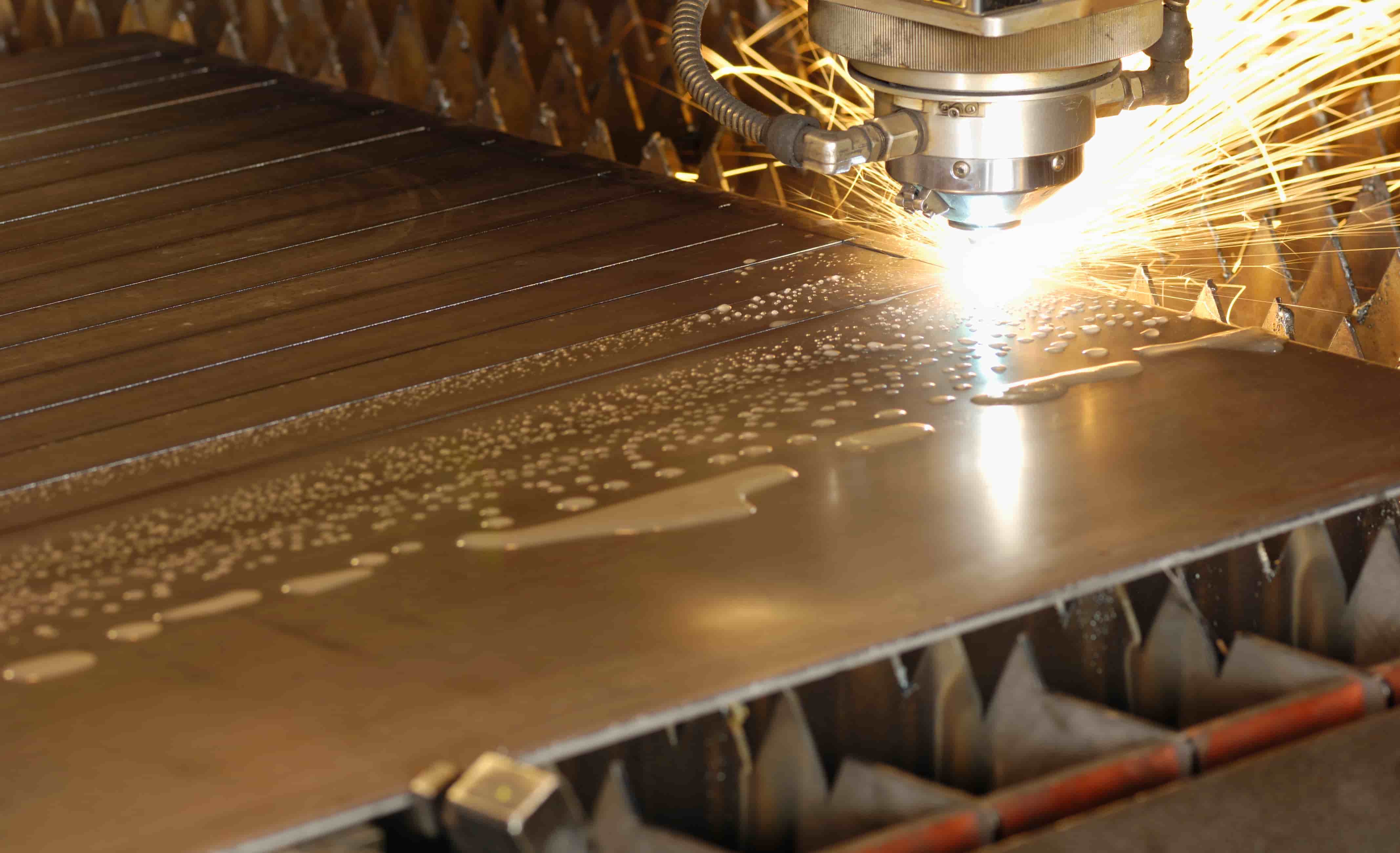 Hoognauwkeurig lasersnijden voor de productie van messen